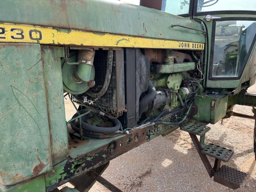 Image for 1975 John Deere 4230