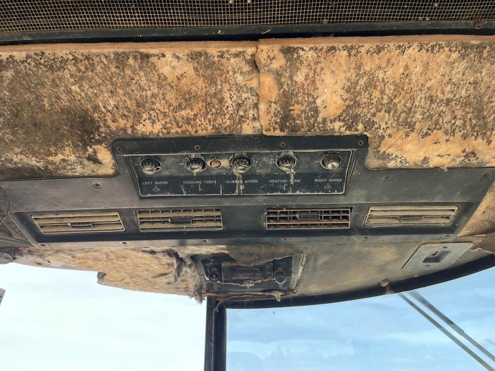 Image for 1975 John Deere 4230