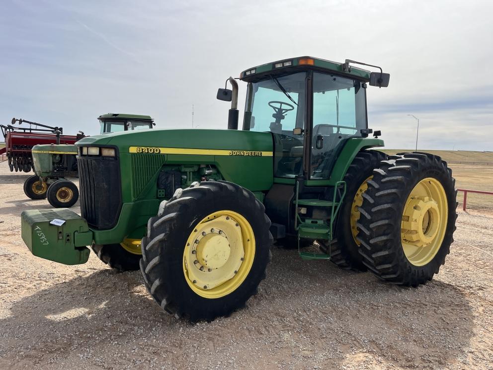 Image for 1999 John Deere 8400