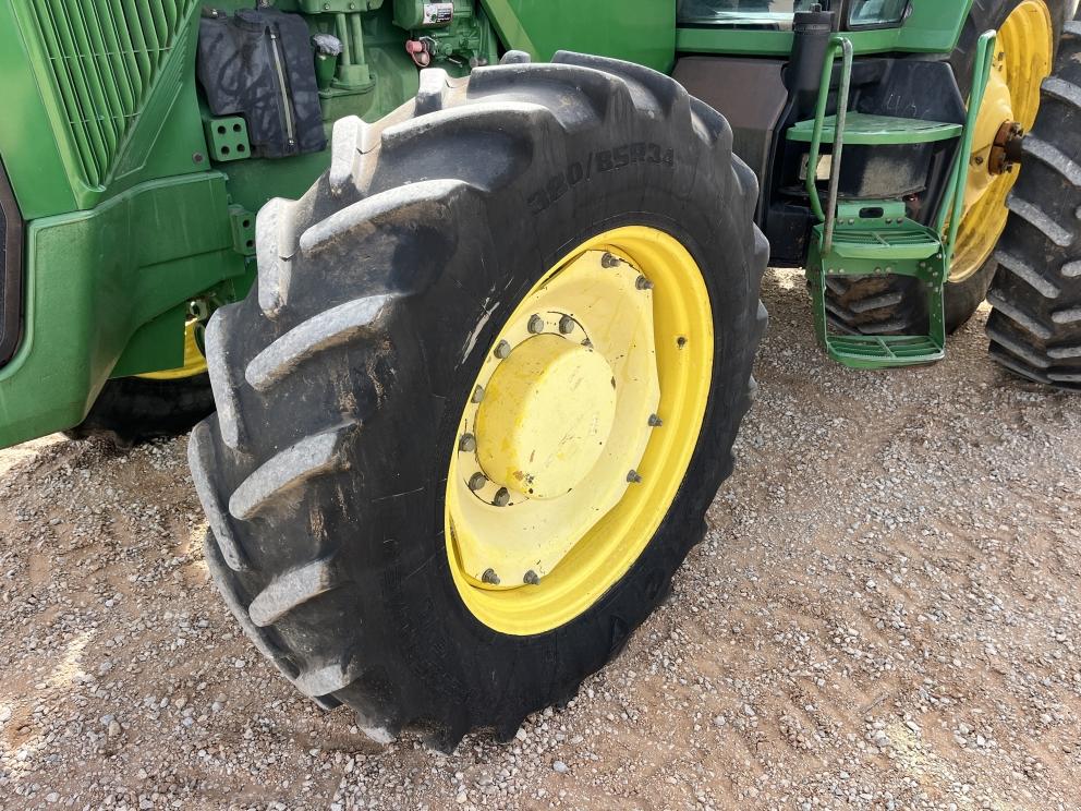 Image for 1999 John Deere 8400