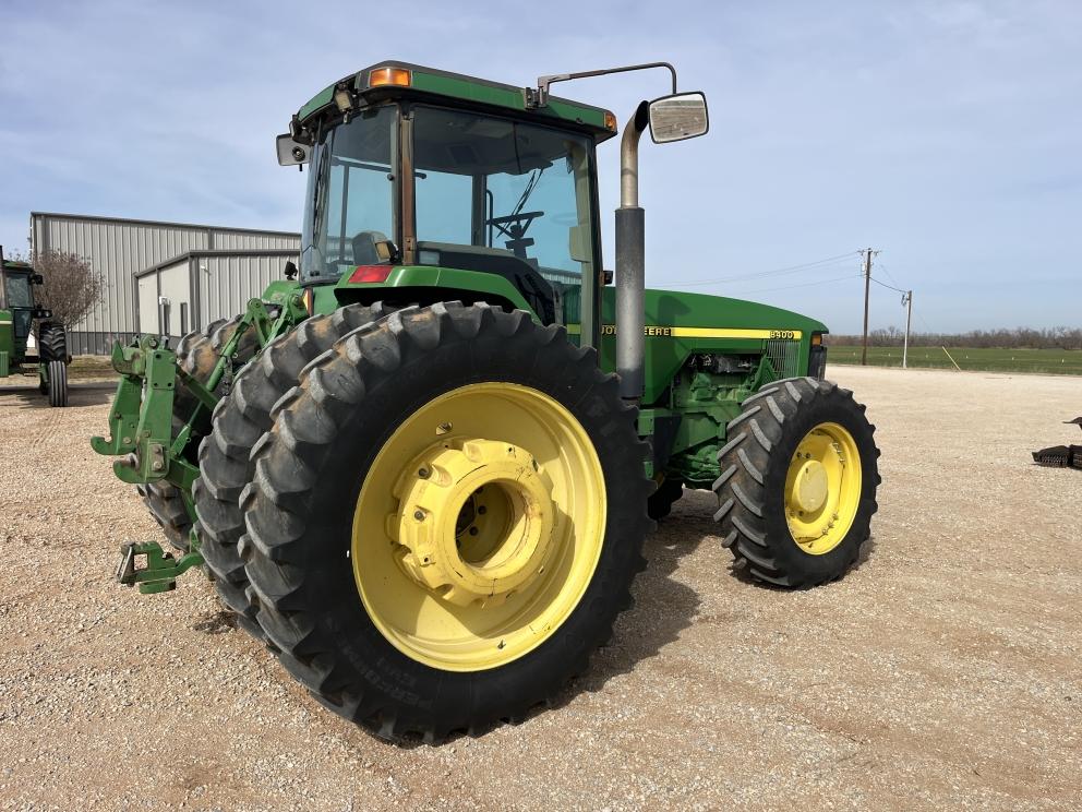 Image for 1999 John Deere 8400