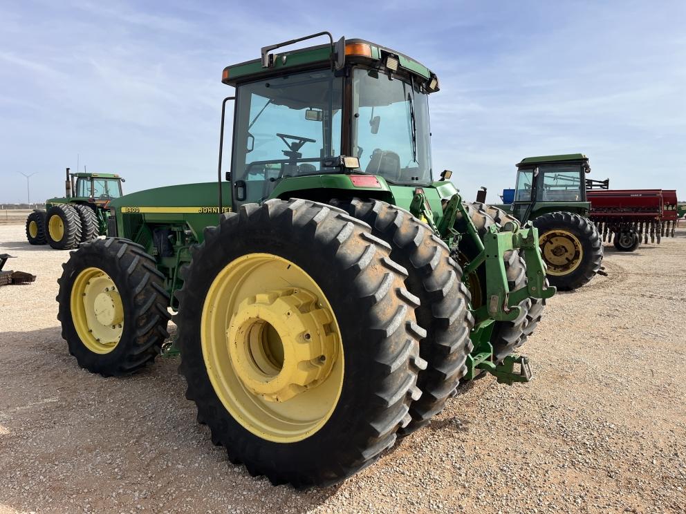 Image for 1999 John Deere 8400
