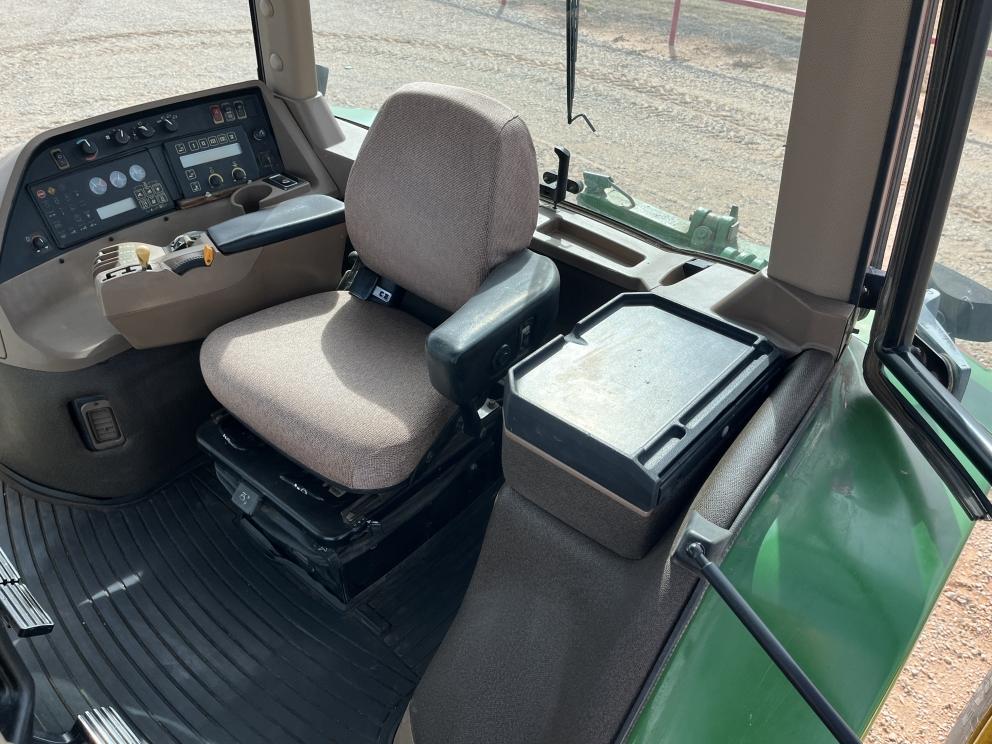 Image for 1999 John Deere 8400
