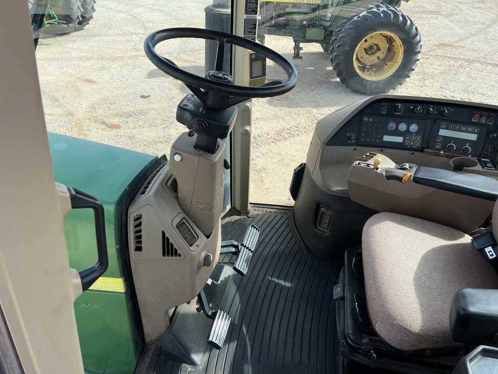 Image for 1999 John Deere 8400