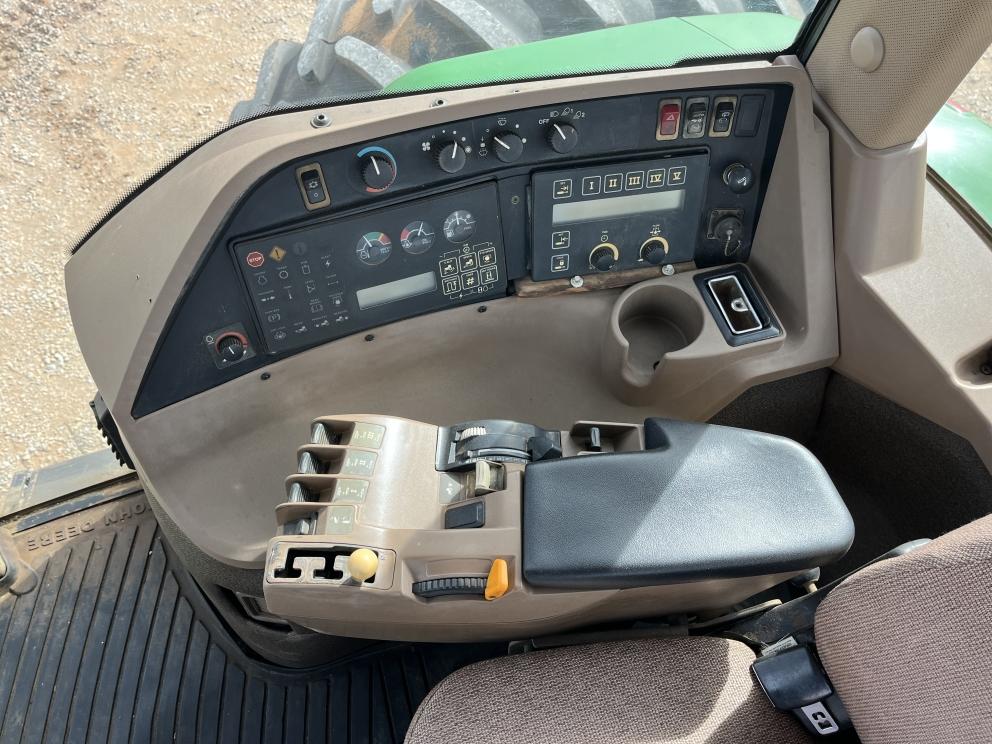 Image for 1999 John Deere 8400