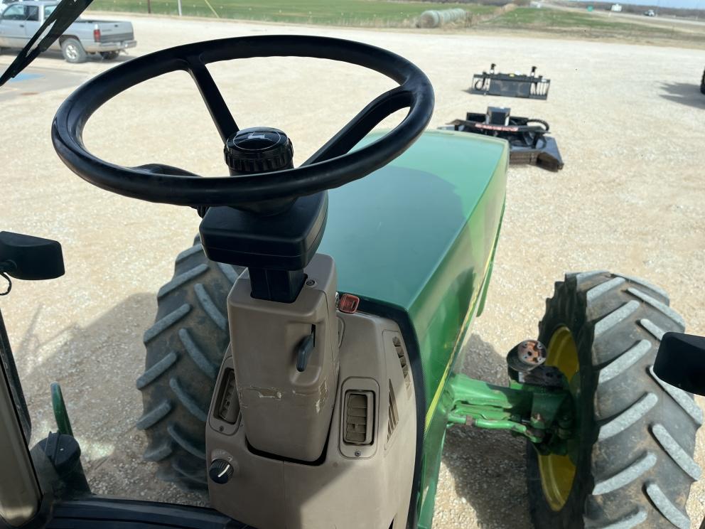 Image for 1999 John Deere 8400
