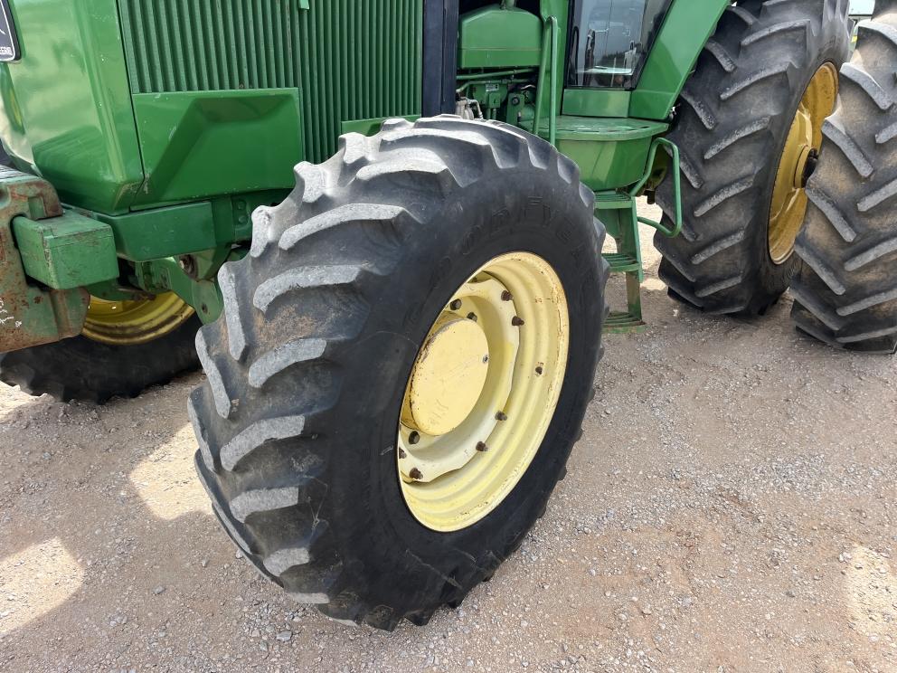 Image for 1993 John Deere 4960