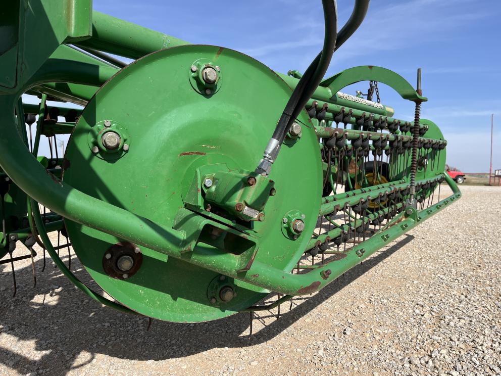 Image for 2004 John Deere 705