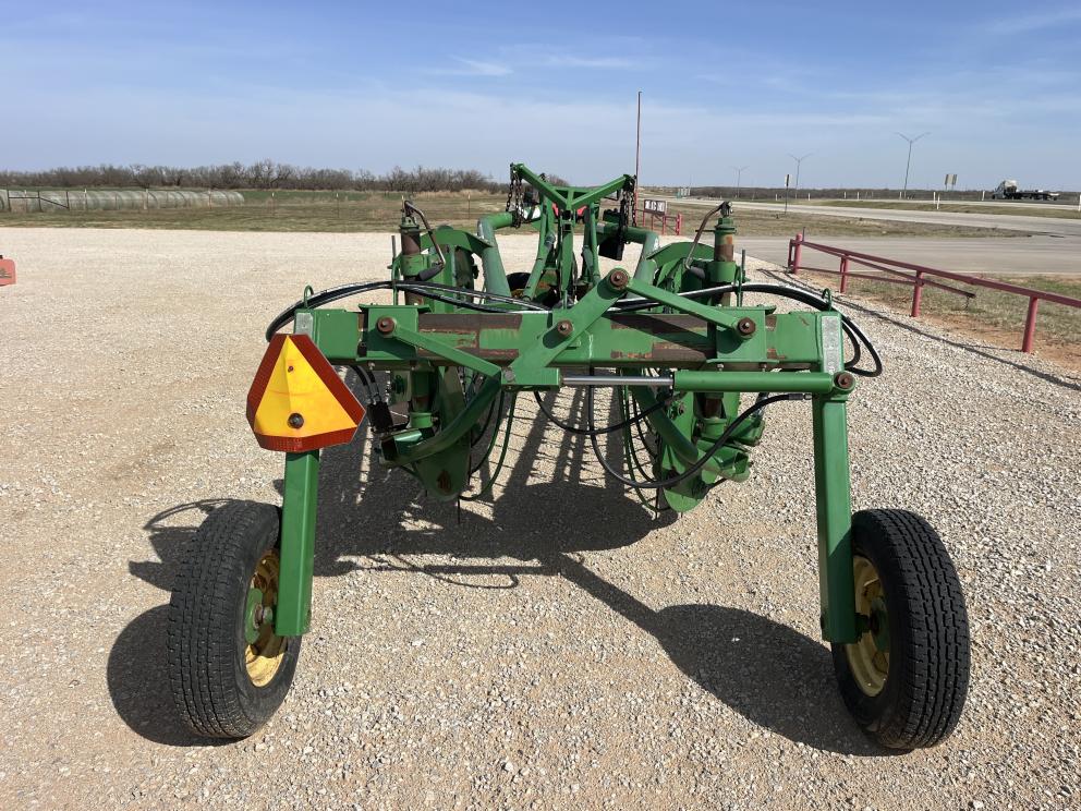 Image for 2004 John Deere 705