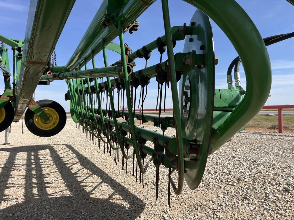 Image for 2004 John Deere 705