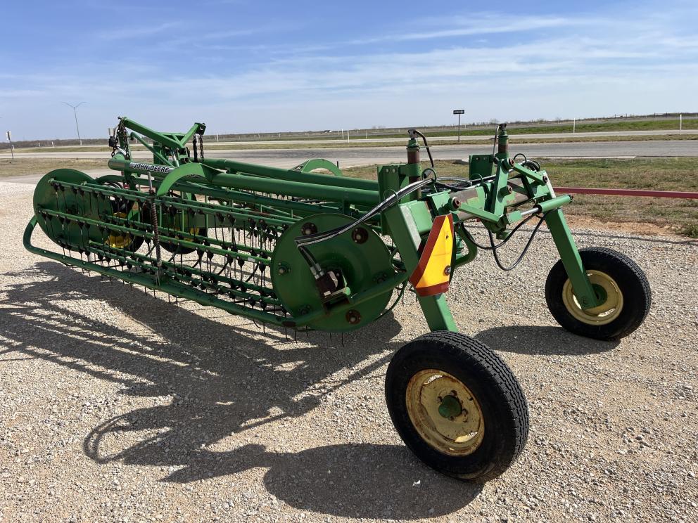 Image for 2004 John Deere 705