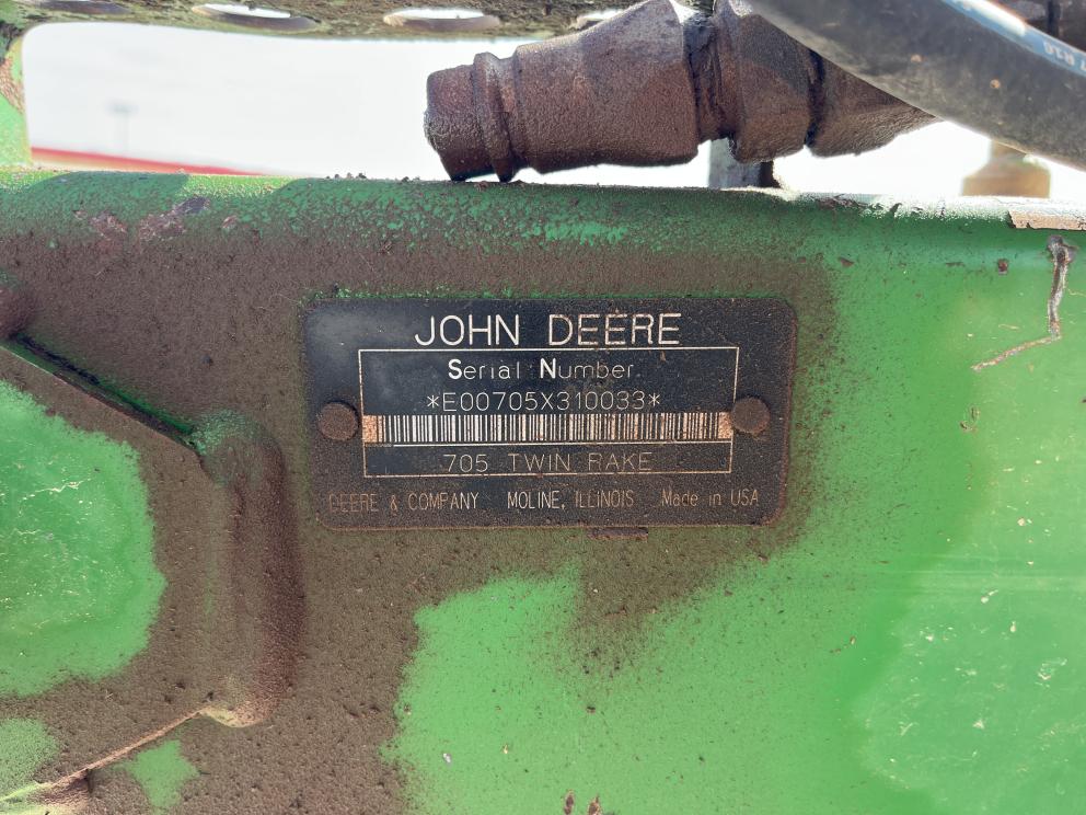 Image for 2004 John Deere 705
