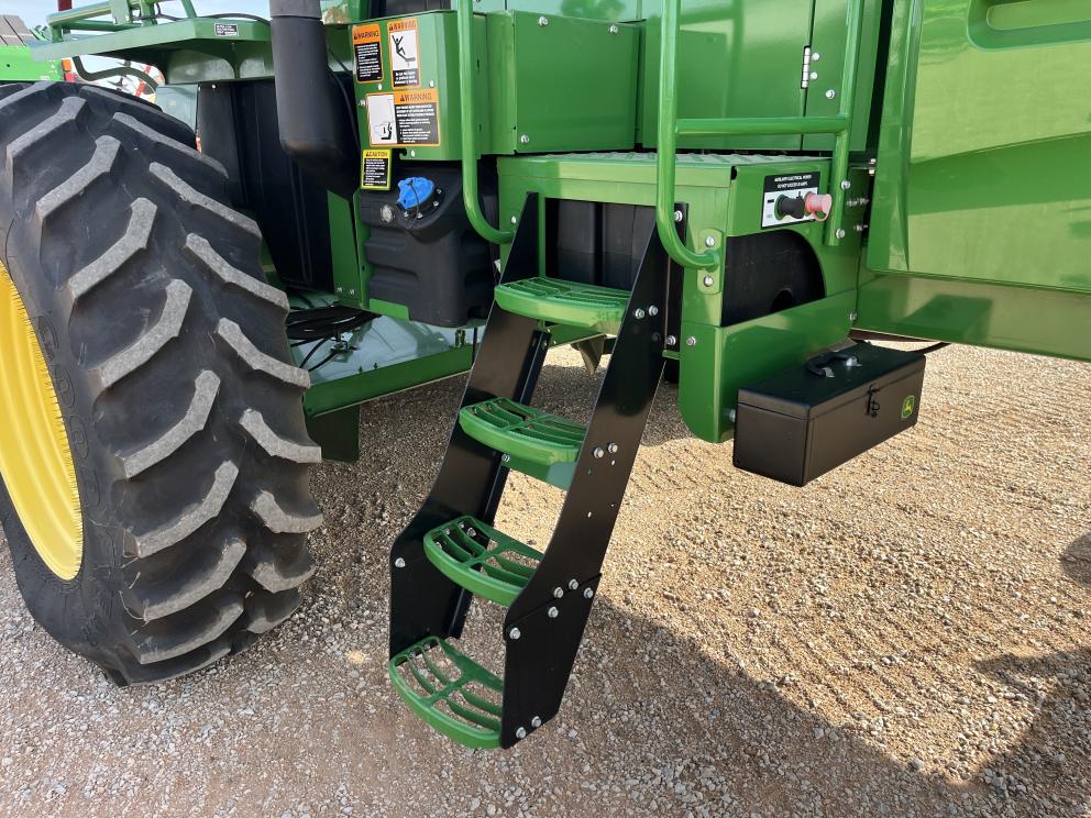 Image for 2023 John Deere W235R