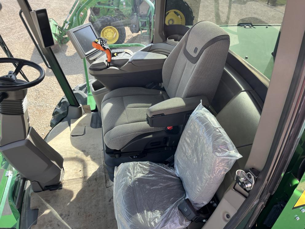 Image for 2023 John Deere W235R