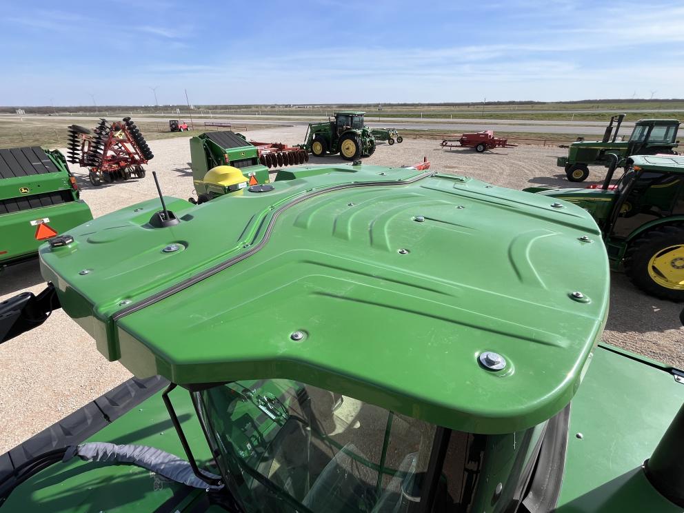 Image for 2023 John Deere W235R