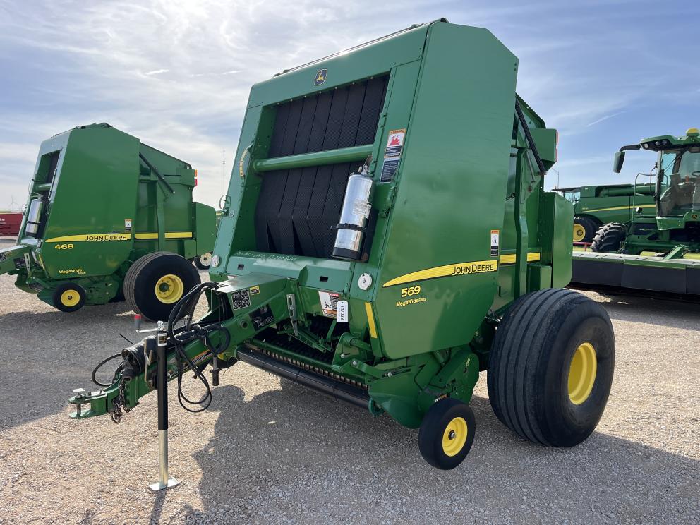 Image for 2015 John Deere 569