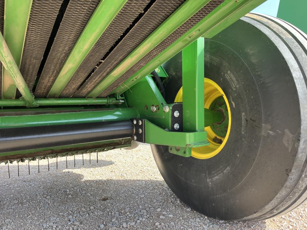 Image for 2015 John Deere 569