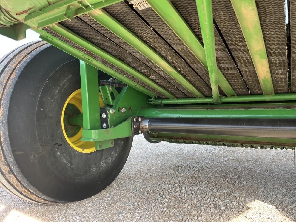 Image for 2015 John Deere 569