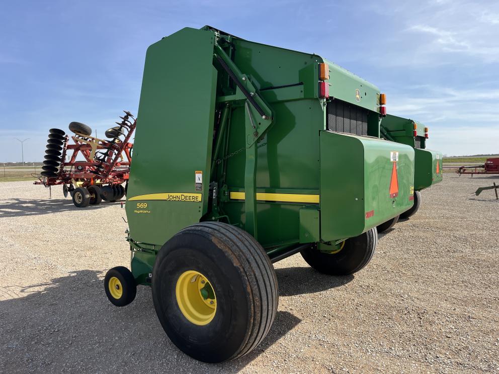 Image for 2015 John Deere 569