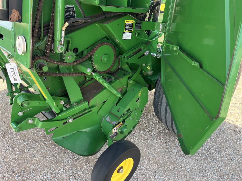 Image for 2015 John Deere 569
