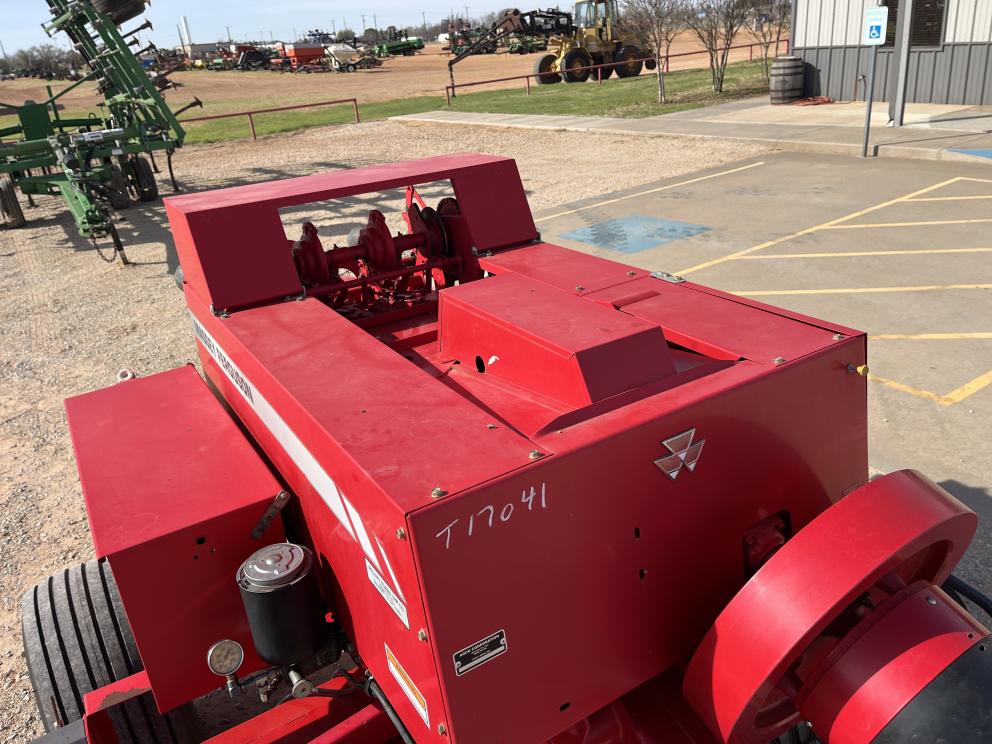 Image for 2011 Massey Ferguson 1839