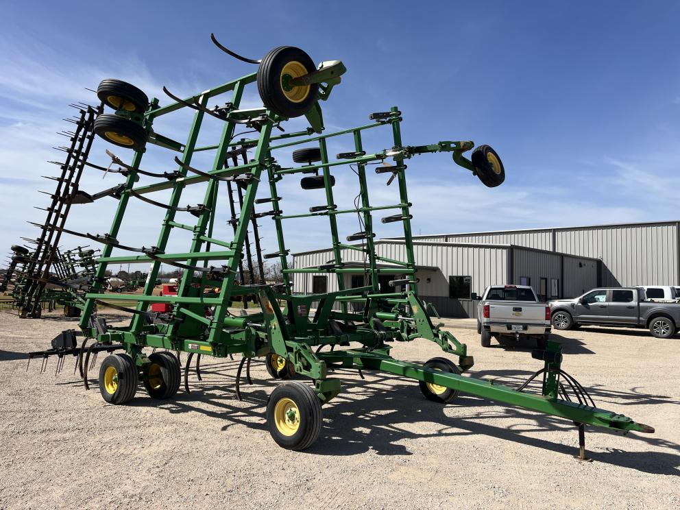 Image for 2014 John Deere 2410