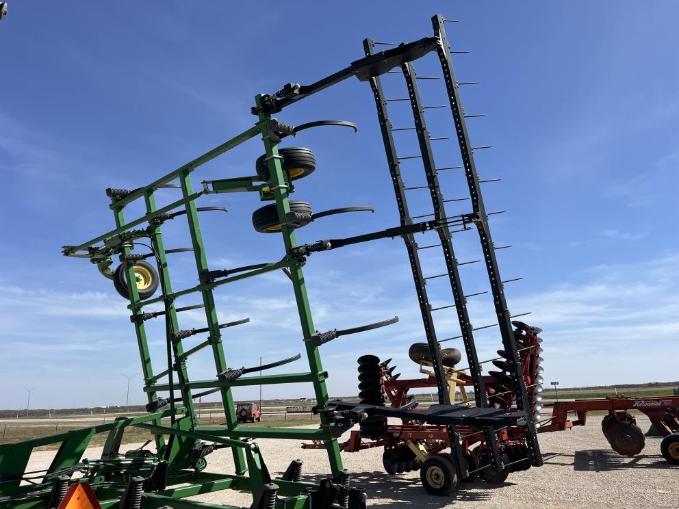 Image for 2014 John Deere 2410