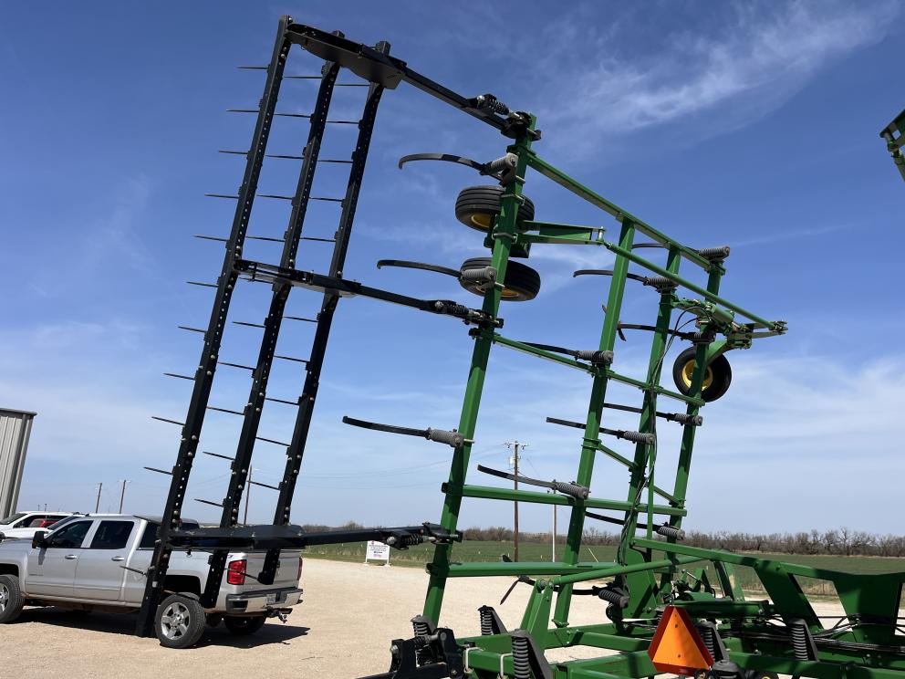 Image for 2014 John Deere 2410