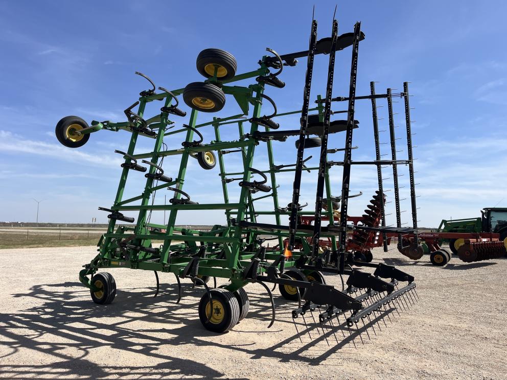 Image for 2014 John Deere 2410