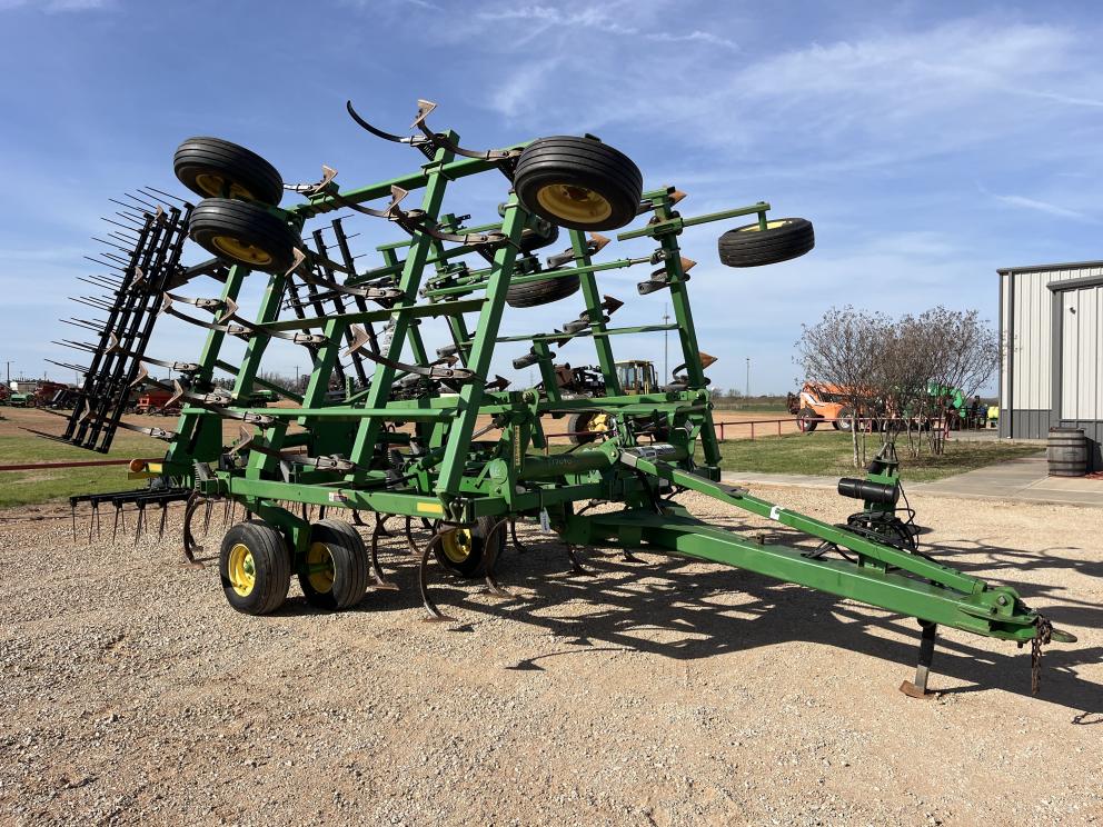 Image for 2009 John Deere 2210