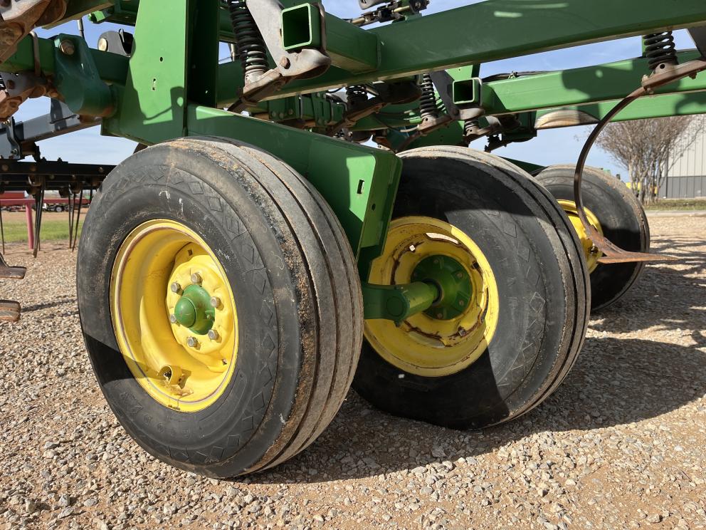 Image for 2009 John Deere 2210