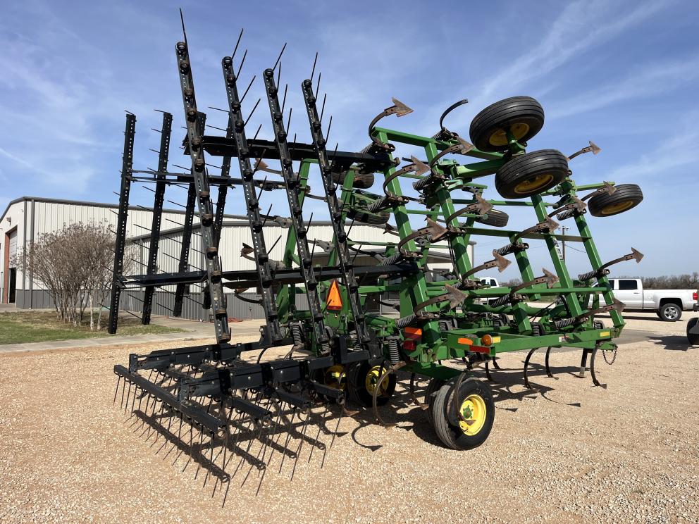 Image for 2009 John Deere 2210