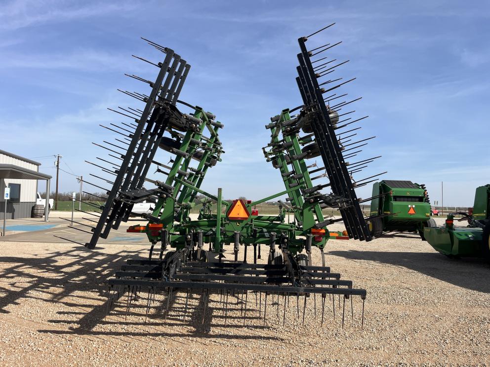 Image for 2009 John Deere 2210