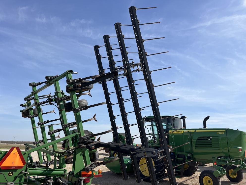 Image for 2009 John Deere 2210