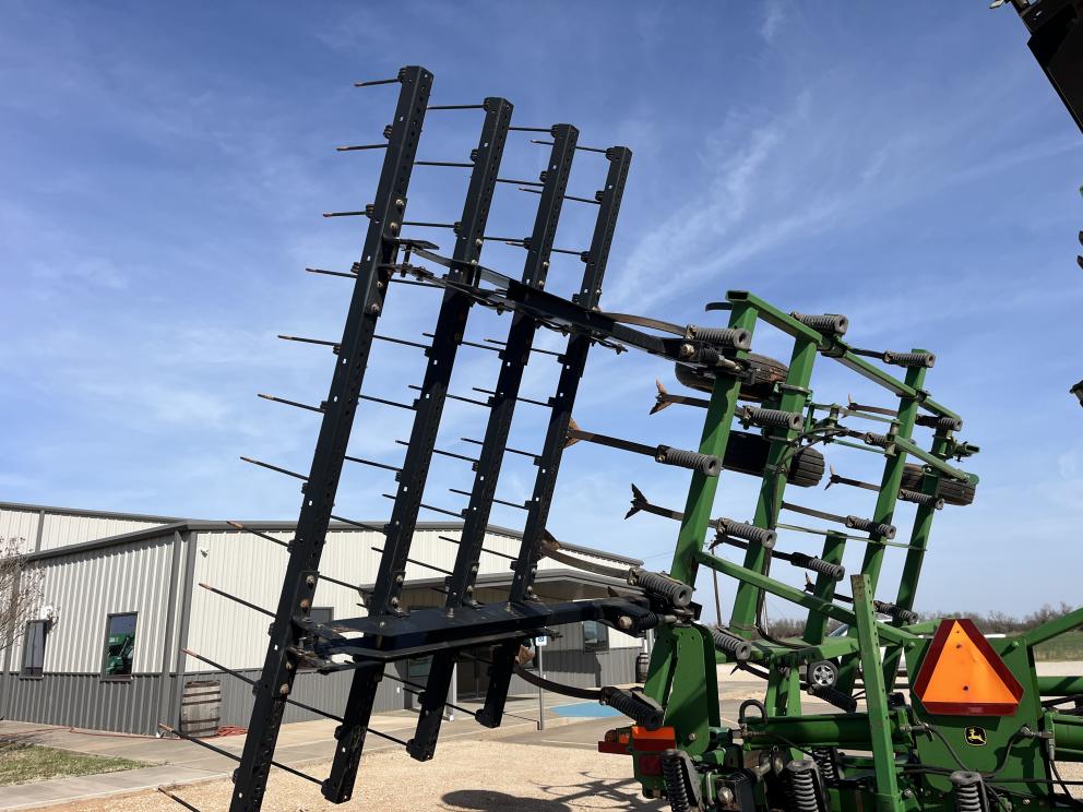 Image for 2009 John Deere 2210