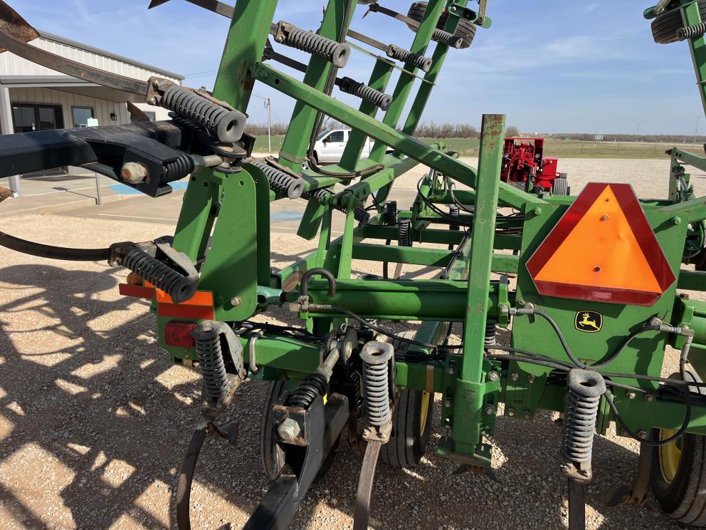 Image for 2009 John Deere 2210