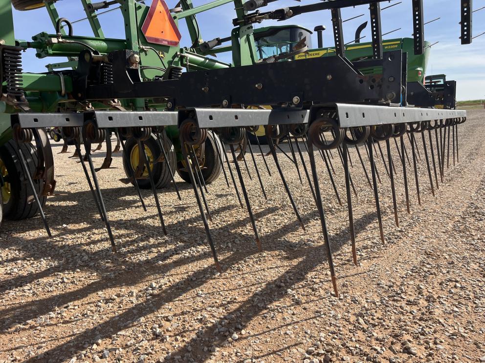 Image for 2009 John Deere 2210