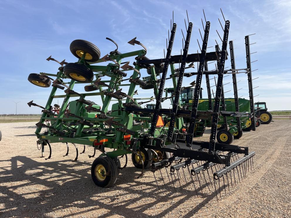 Image for 2009 John Deere 2210