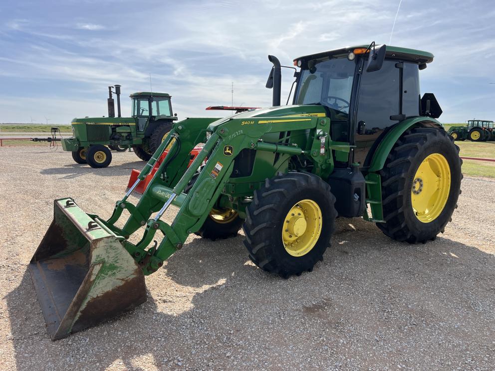 Image for 2022 John Deere 6105E