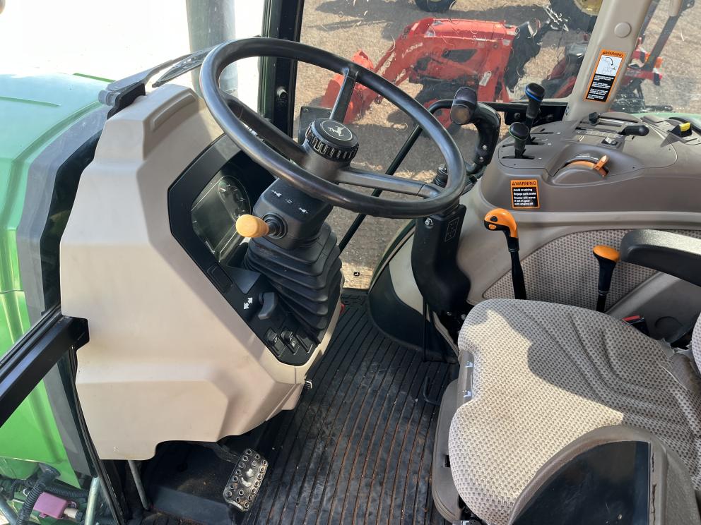 Image for 2022 John Deere 6105E