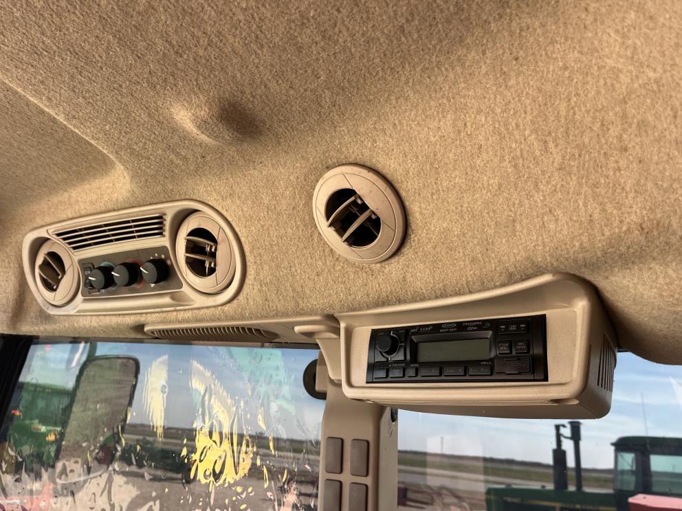 Image for 2022 John Deere 6105E