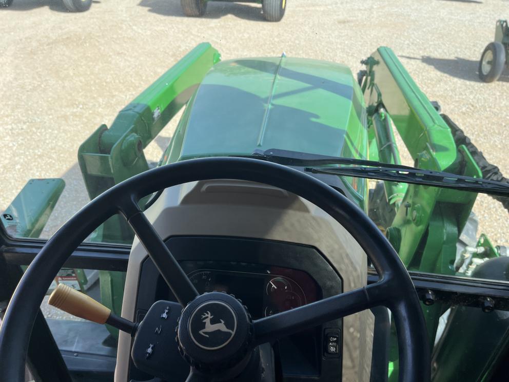 Image for 2022 John Deere 6105E