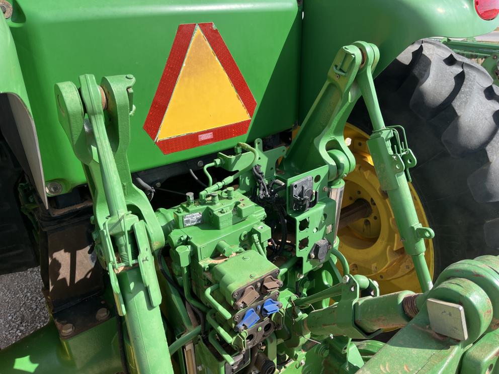 Image for 2011 John Deere 7200R