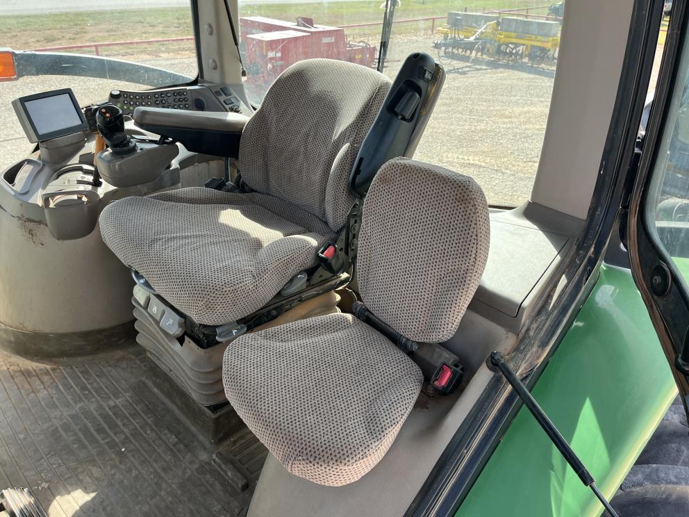 Image for 2011 John Deere 7200R