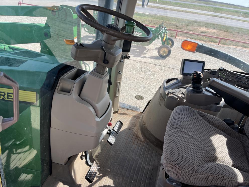 Image for 2011 John Deere 7200R