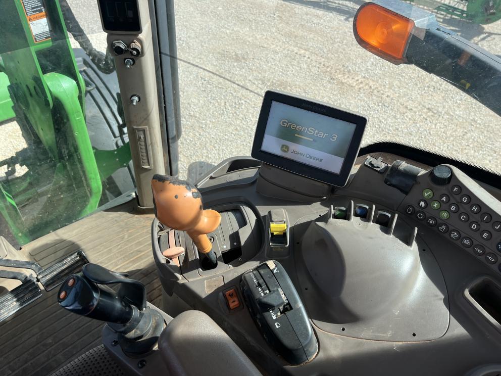 Image for 2011 John Deere 7200R