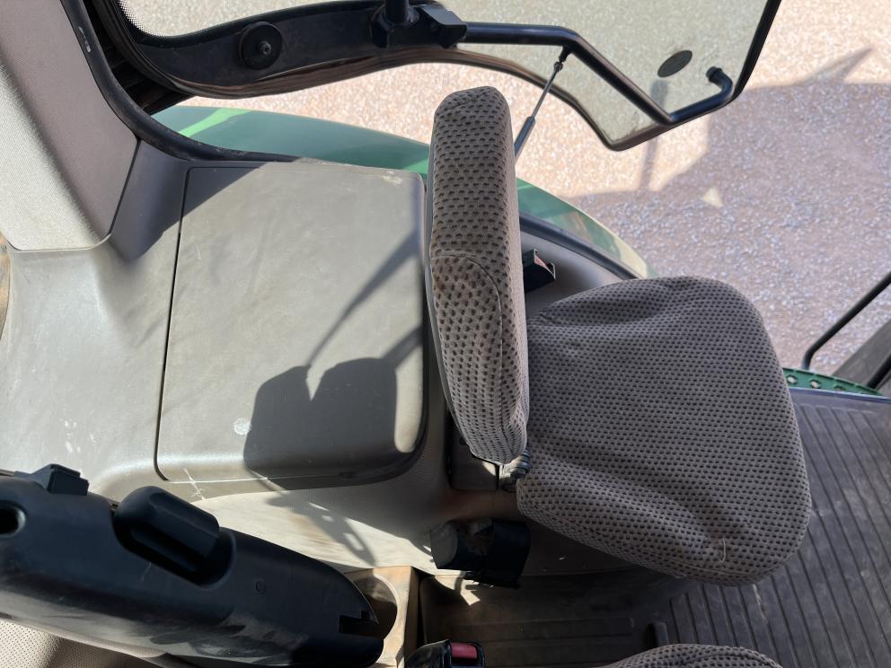 Image for 2011 John Deere 7200R