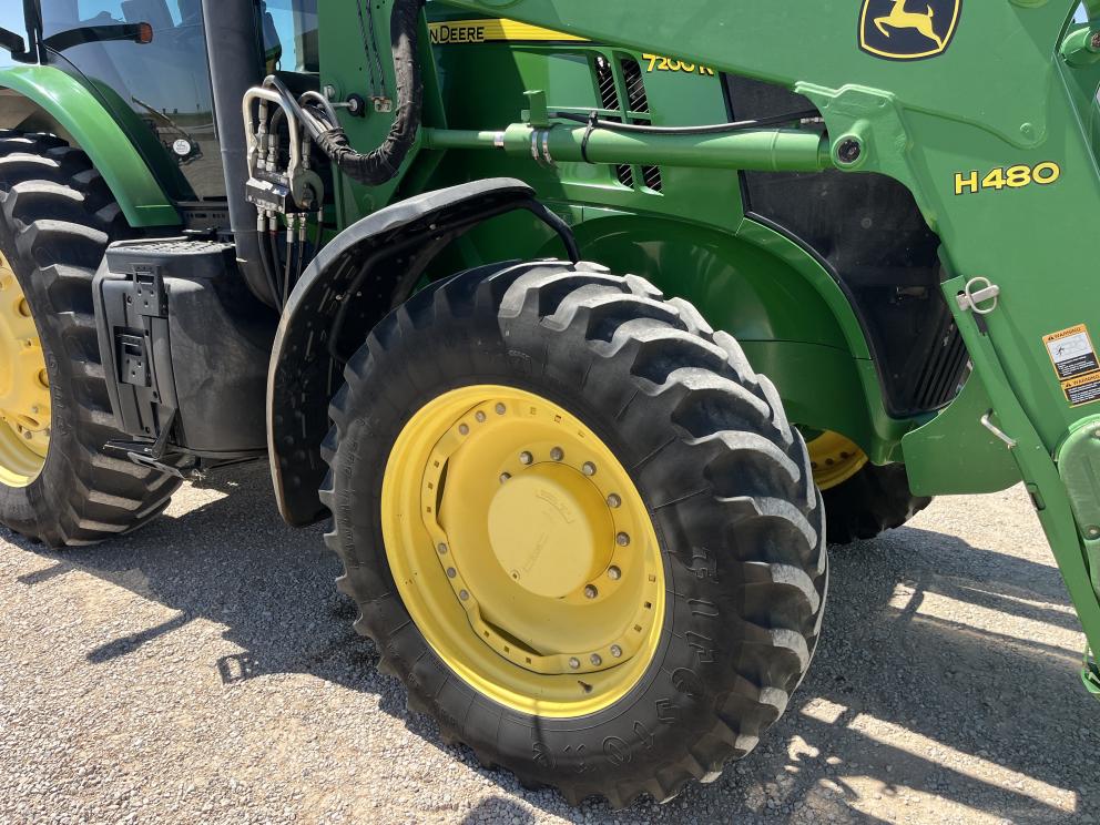 Image for 2011 John Deere 7200R