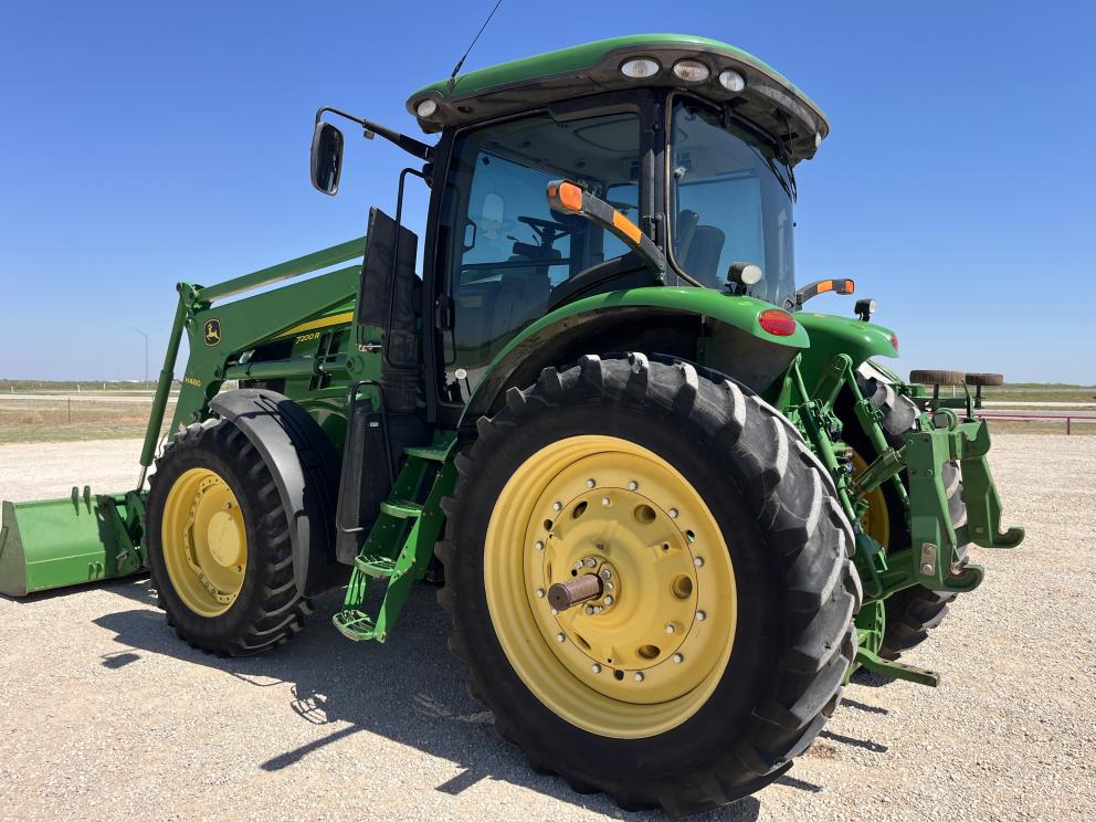 Image for 2011 John Deere 7200R
