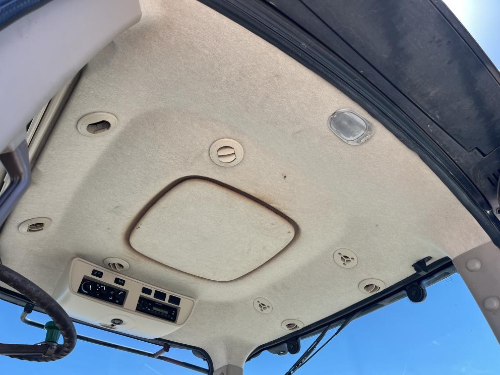 Image for 2011 John Deere 7200R